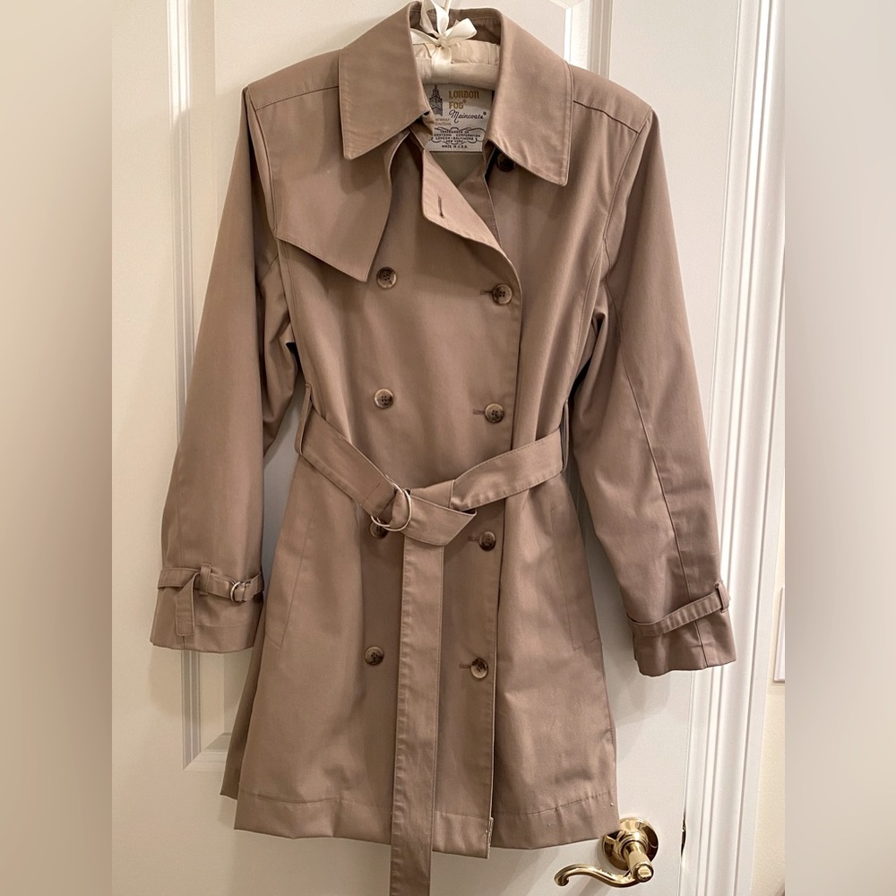 Vintage LONDON FOG Classic Trench Coat Short length, size Small/Medium